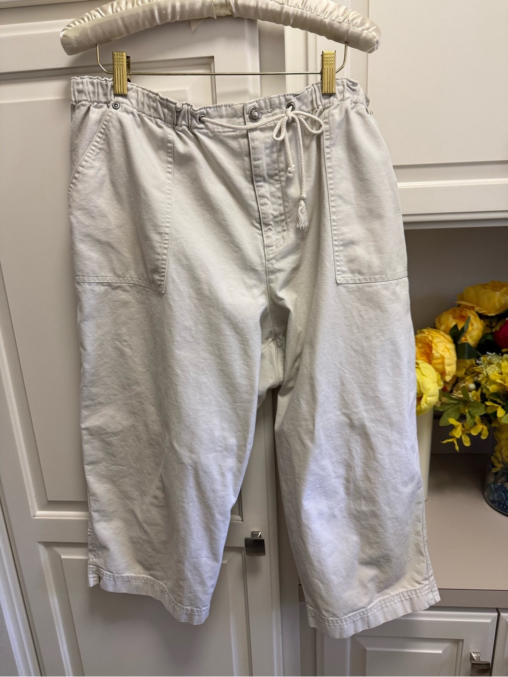 CJ Banks Cream Drawstring Capri Pants